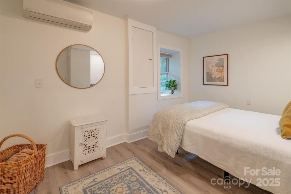 47 Lakeview Rd Asheville, NC 28804
