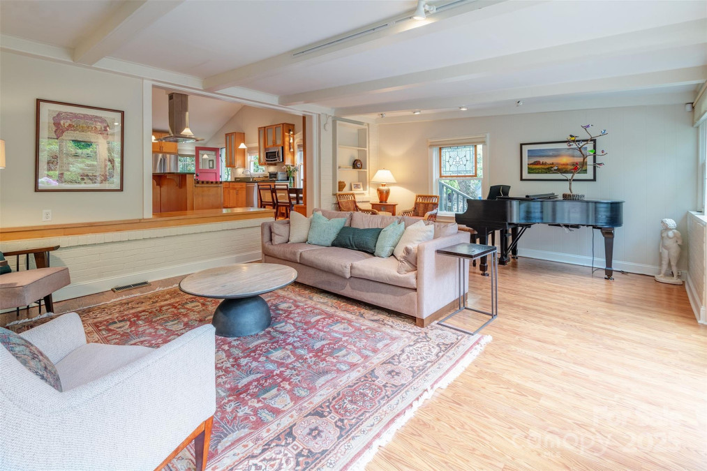47 Lakeview Rd Asheville, NC 28804