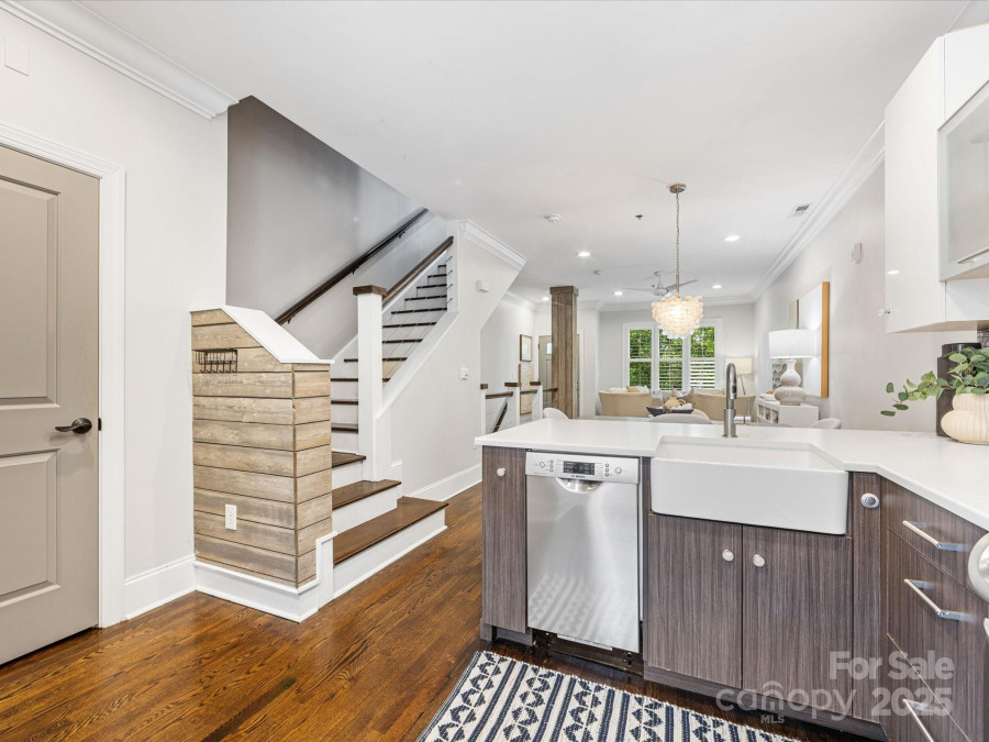100 Laurel Ave Charlotte, NC 28207
