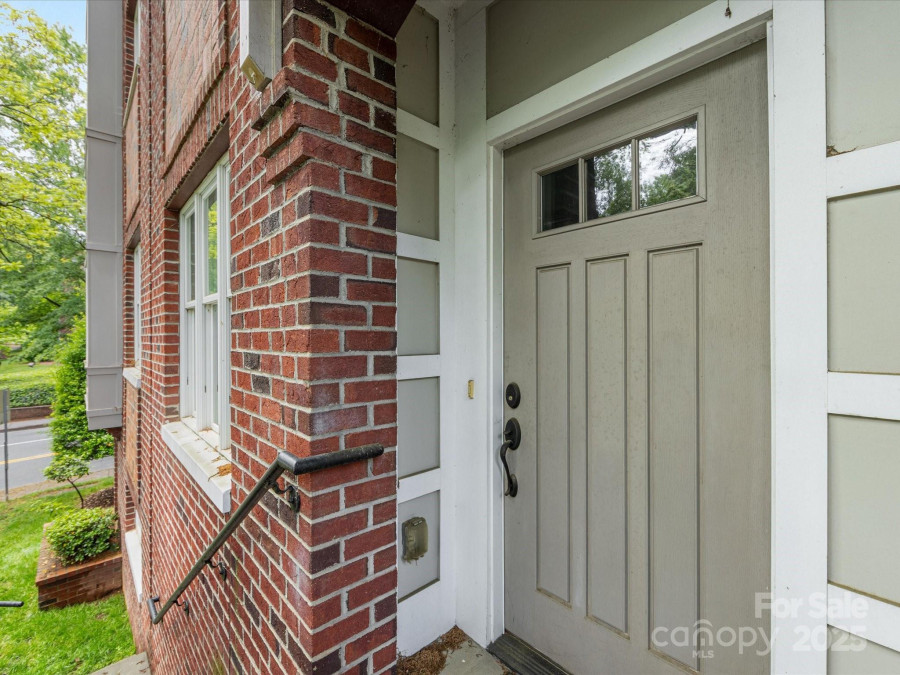 100 Laurel Ave Charlotte, NC 28207