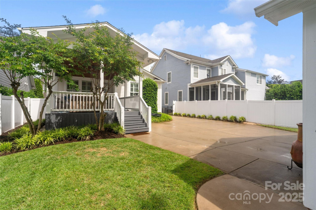 5663 Morris Hunt Dr Fort Mill, SC 29708