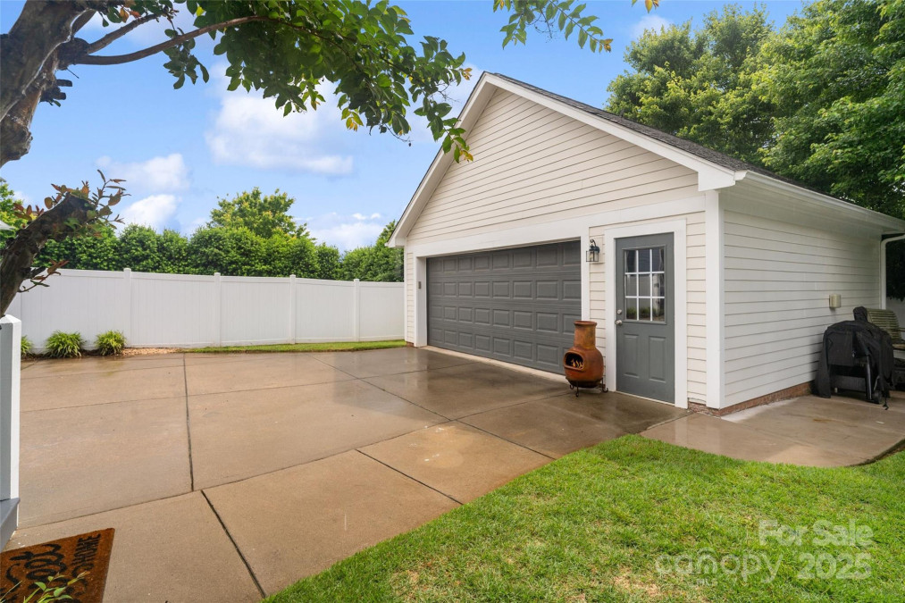 5663 Morris Hunt Dr Fort Mill, SC 29708