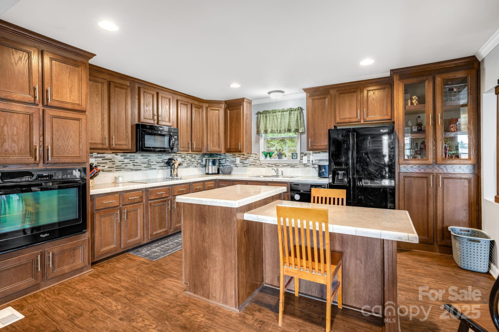 14 Phoenix Cir Alexander, NC 28701
