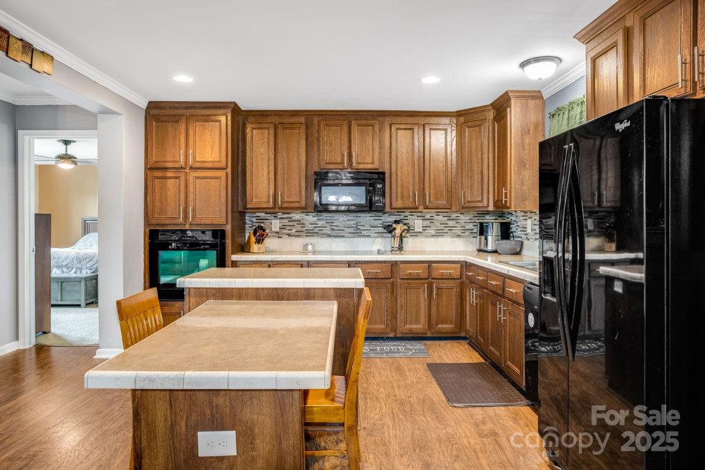 14 Phoenix Cir Alexander, NC 28701