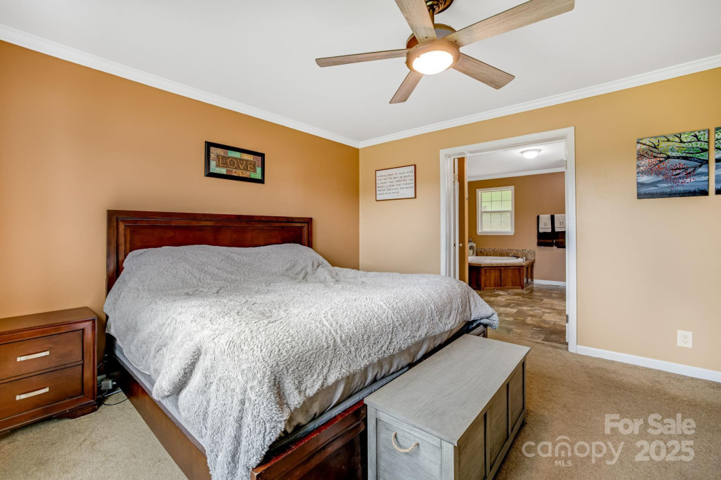 14 Phoenix Cir Alexander, NC 28701