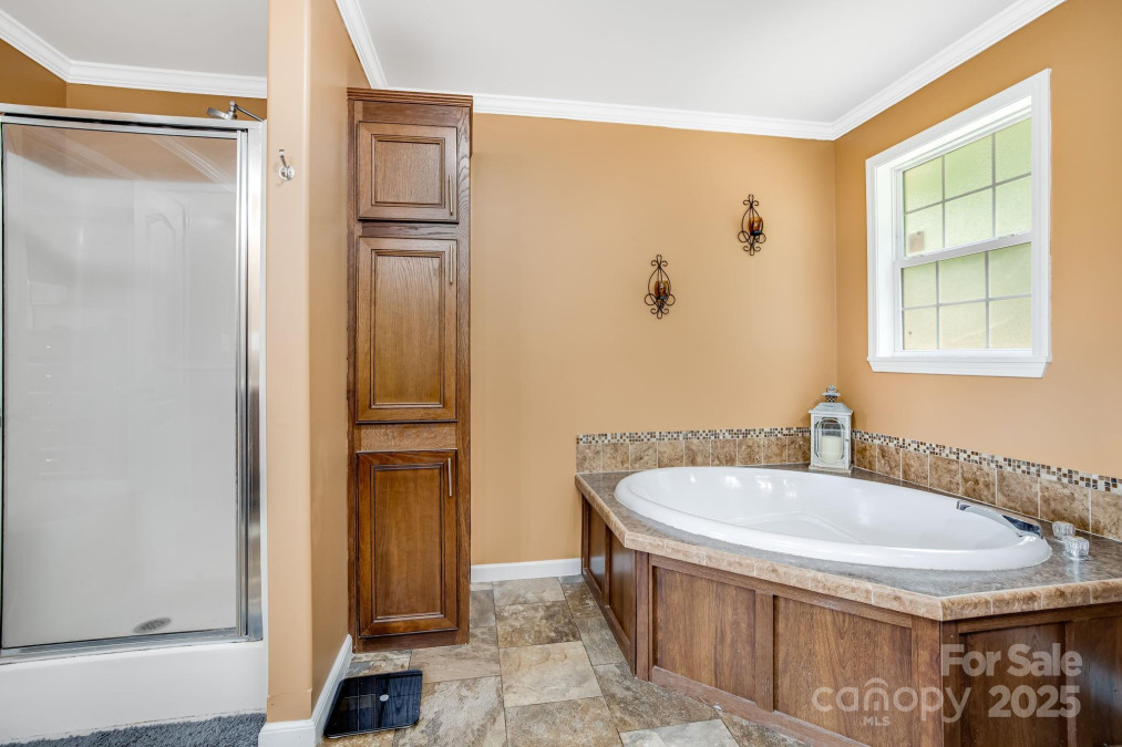 14 Phoenix Cir Alexander, NC 28701