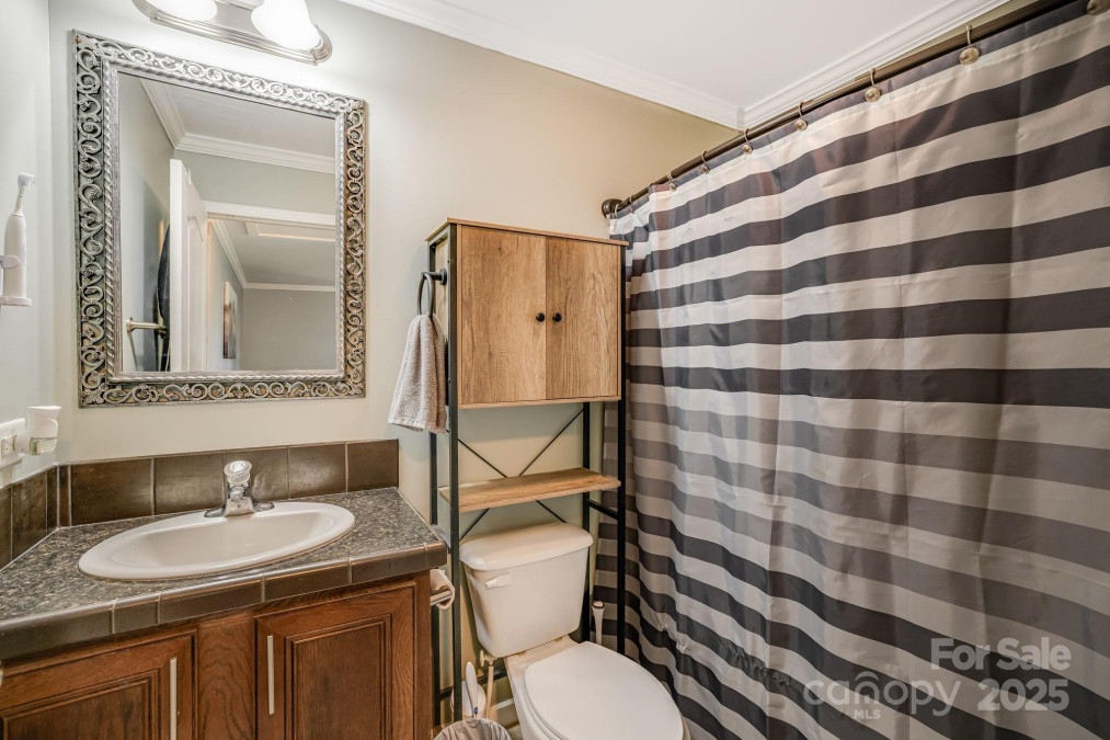 14 Phoenix Cir Alexander, NC 28701