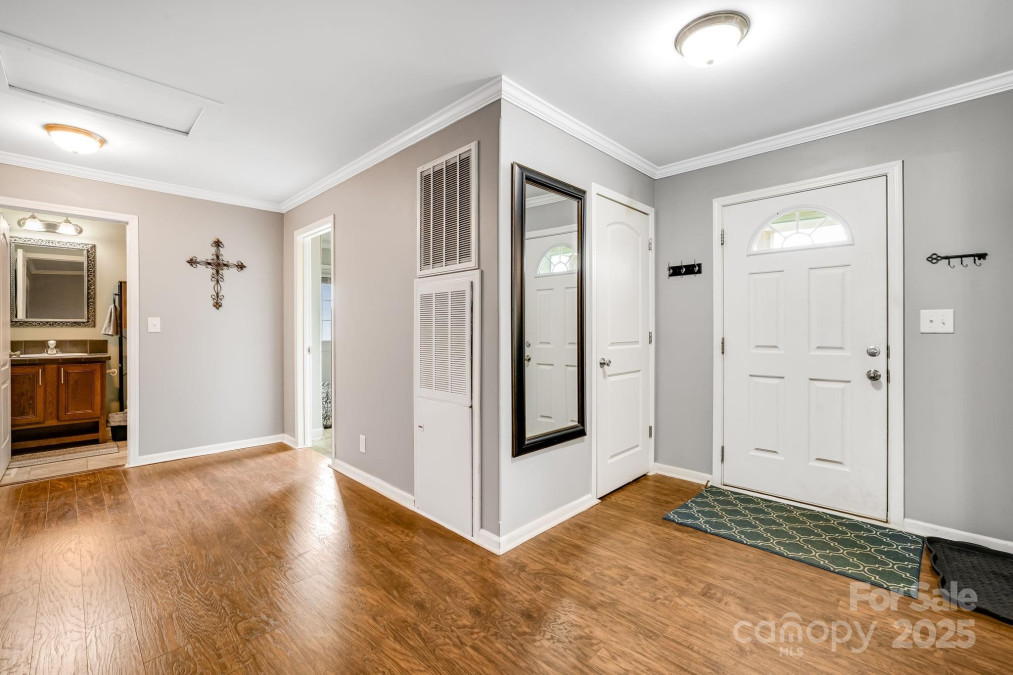 14 Phoenix Cir Alexander, NC 28701