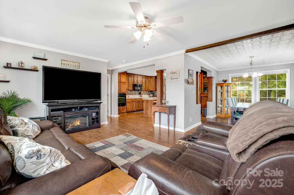 14 Phoenix Cir Alexander, NC 28701