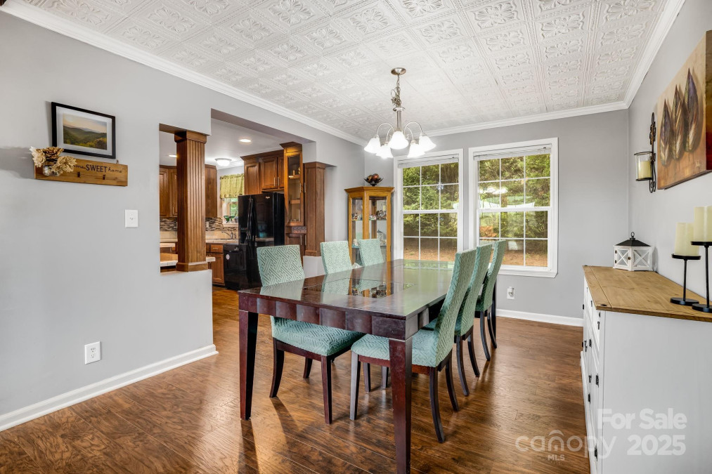 14 Phoenix Cir Alexander, NC 28701