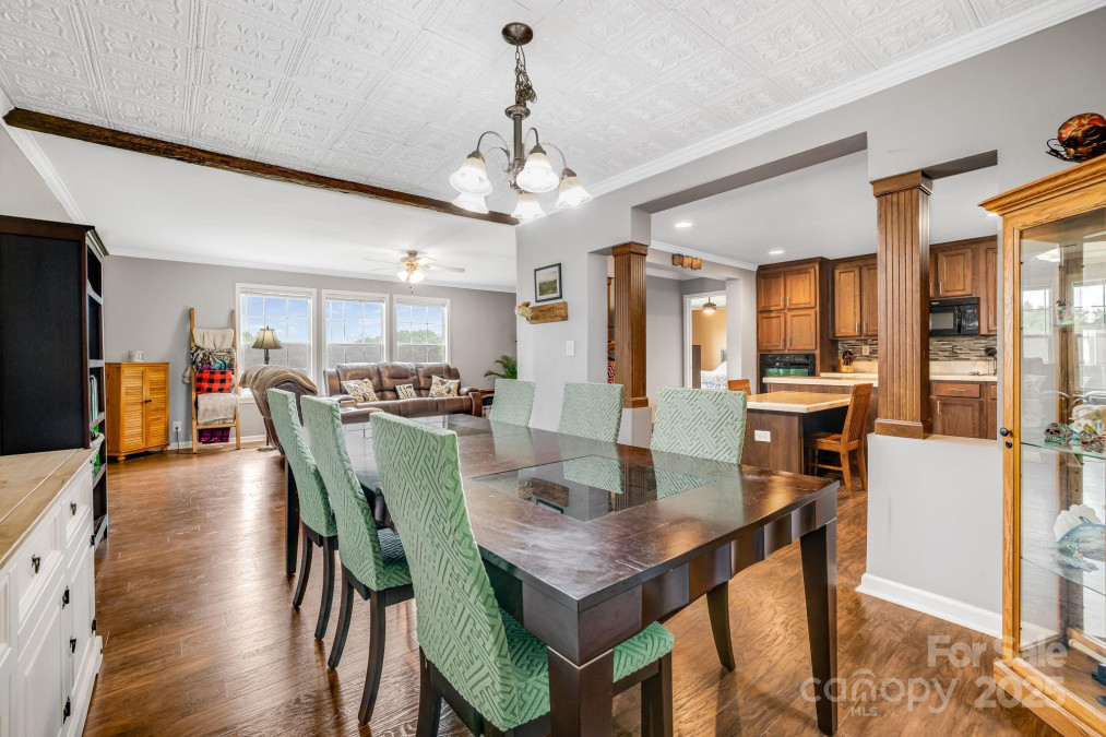 14 Phoenix Cir Alexander, NC 28701