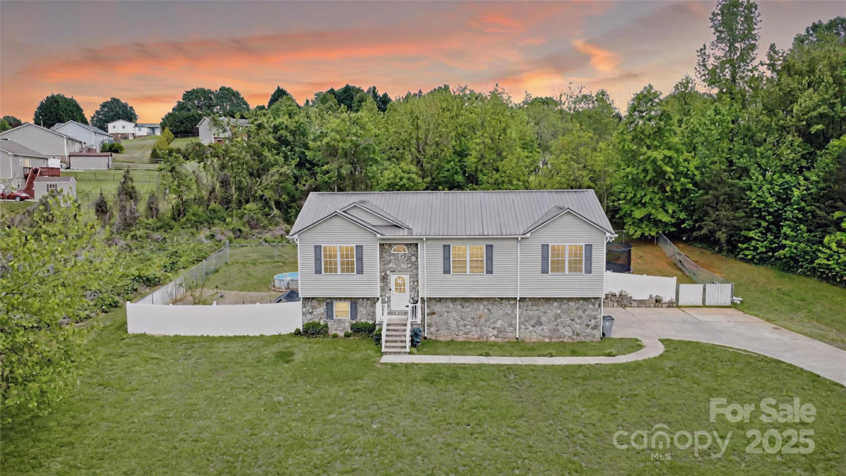 2325 Merts Way Hudson, NC 28638