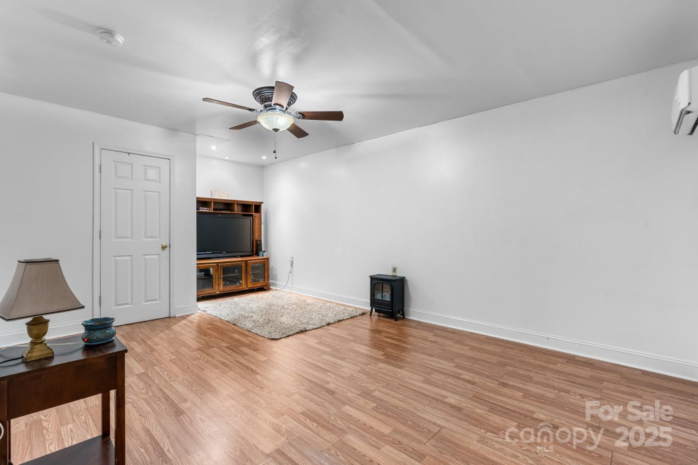 2325 Merts Way Hudson, NC 28638