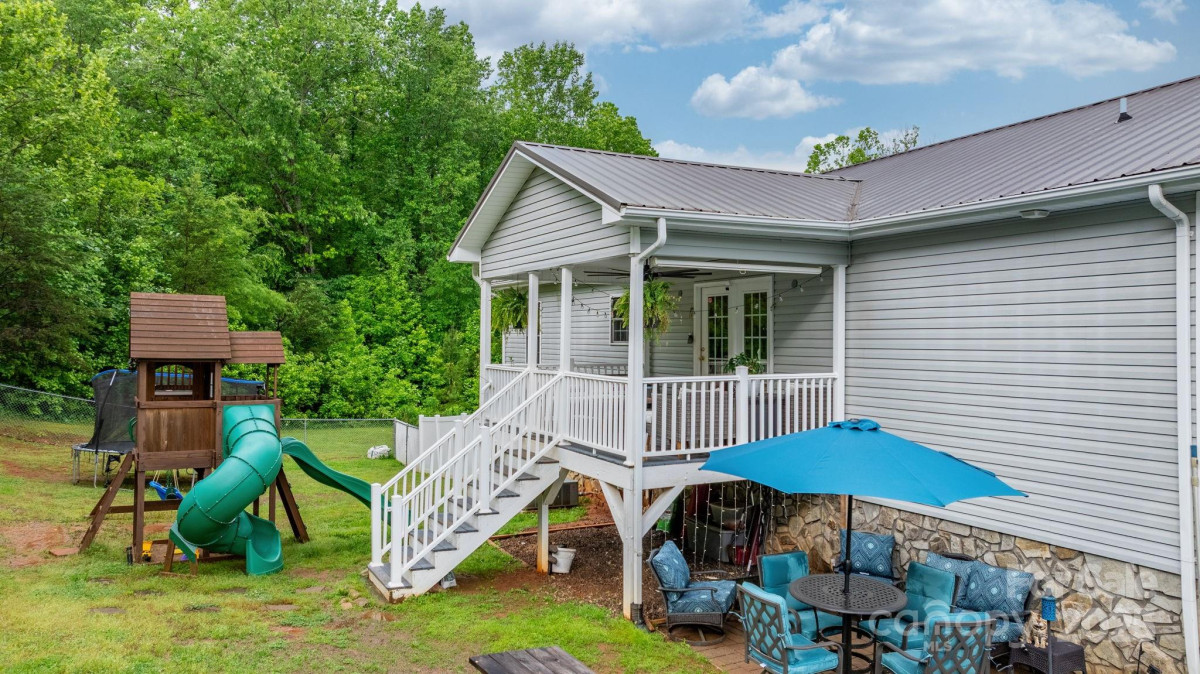 2325 Merts Way Hudson, NC 28638