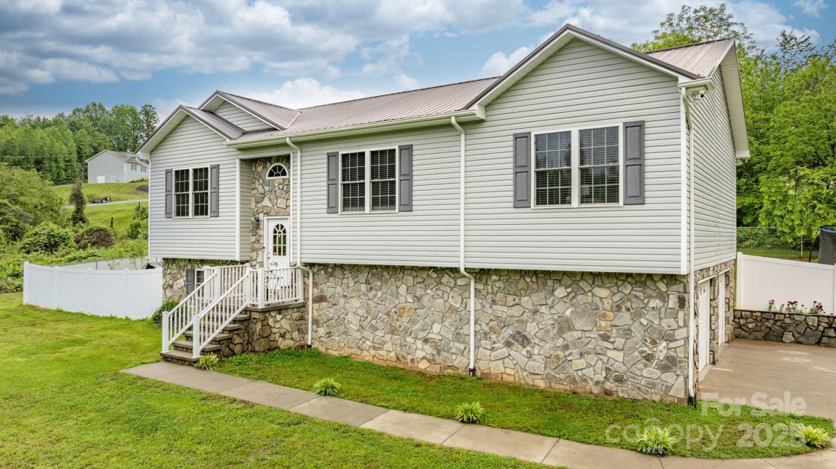 2325 Merts Way Hudson, NC 28638