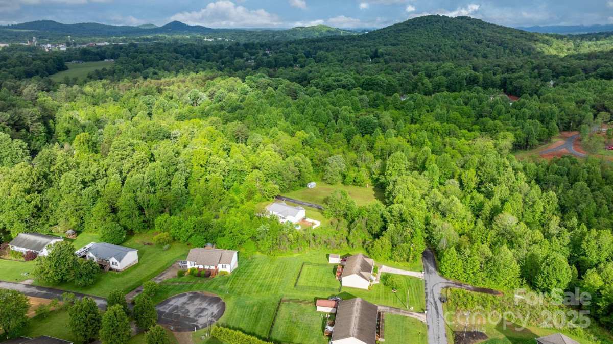 2325 Merts Way Hudson, NC 28638