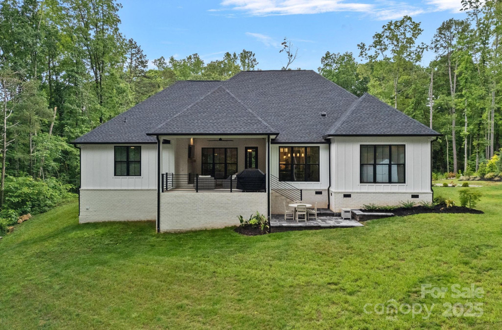 9564 Regent Dr Davidson, NC 28036