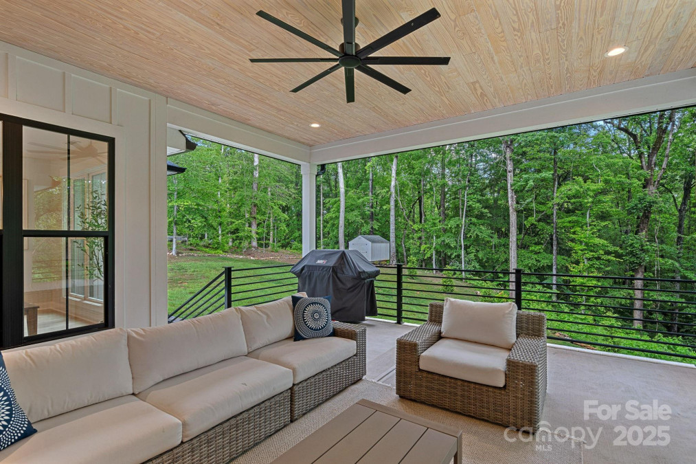 9564 Regent Dr Davidson, NC 28036
