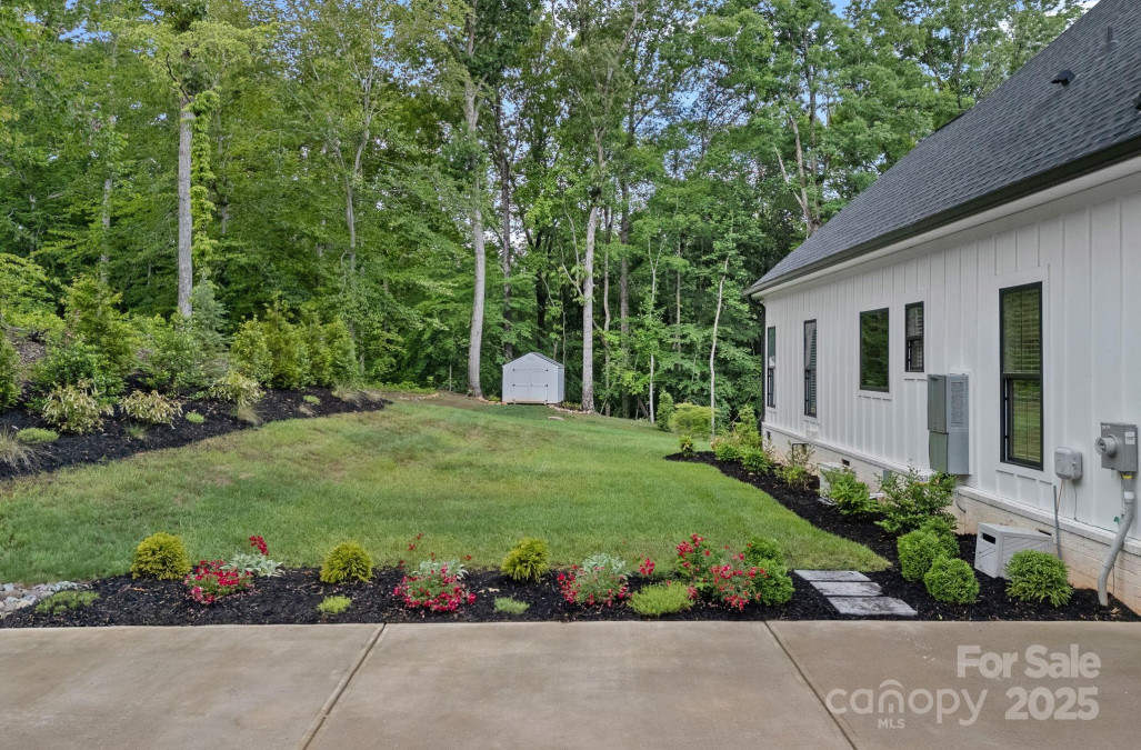 9564 Regent Dr Davidson, NC 28036