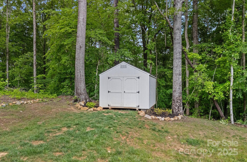 9564 Regent Dr Davidson, NC 28036