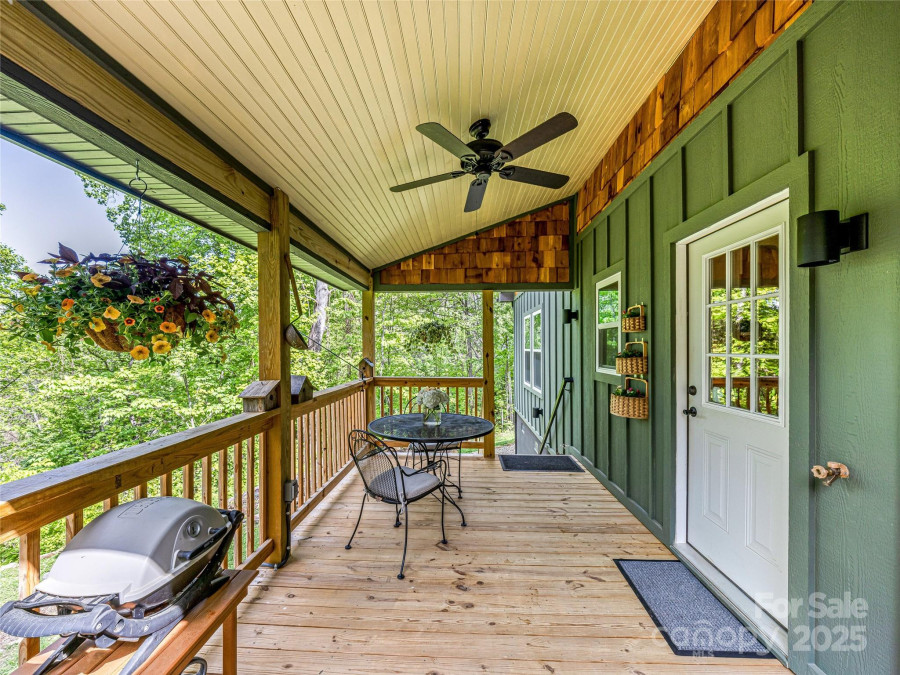 1846 Utah Mountain Rd Waynesville, NC 28785