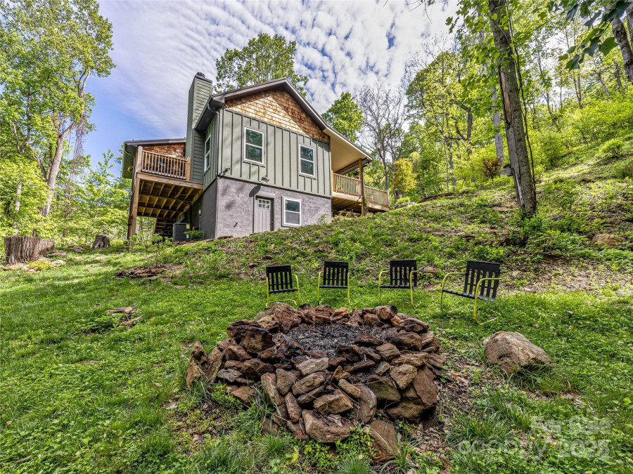 1846 Utah Mountain Rd Waynesville, NC 28785