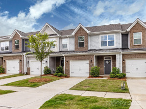 2141 Bexar Trl Matthews, NC 28105