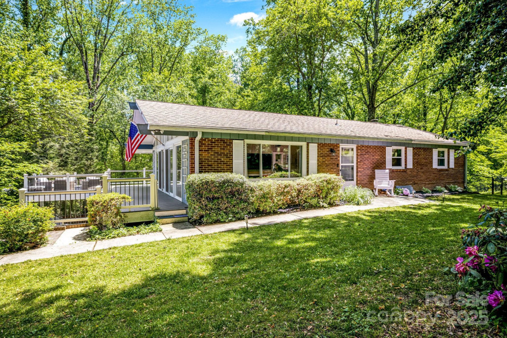 2044 Glenheath Dr Hendersonville, NC 28791