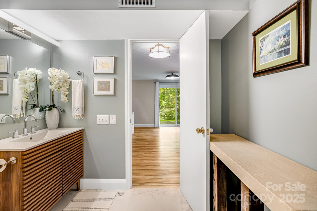 2044 Glenheath Dr Hendersonville, NC 28791