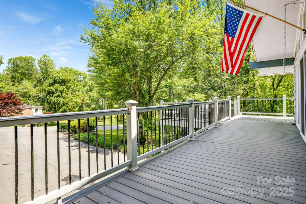 2044 Glenheath Dr Hendersonville, NC 28791