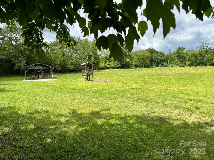 2044 Glenheath Dr Hendersonville, NC 28791