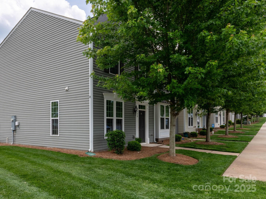 2448 Mariners Cove Ln Denver, NC 28037