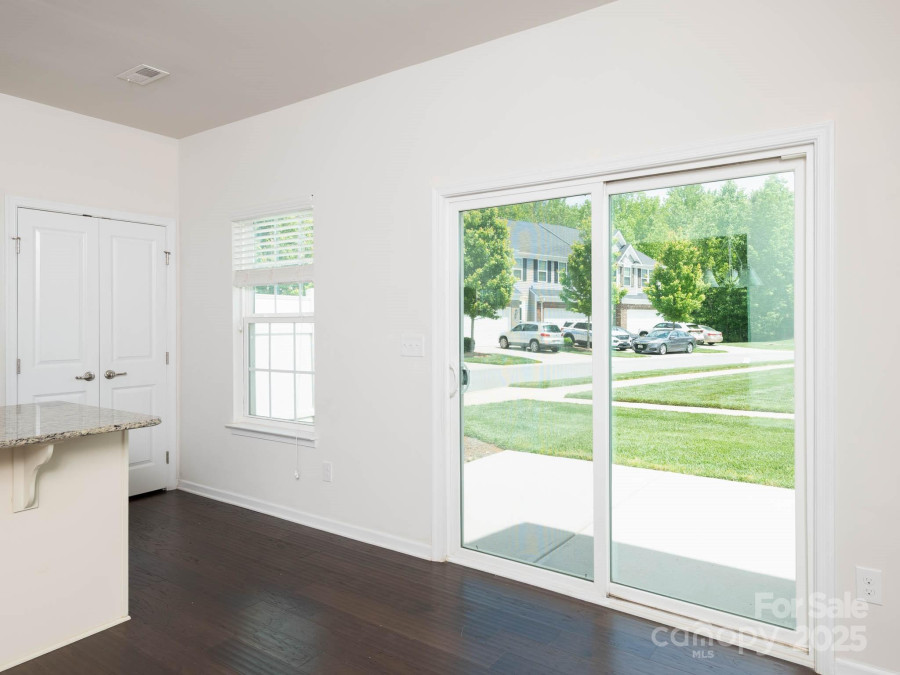 2448 Mariners Cove Ln Denver, NC 28037