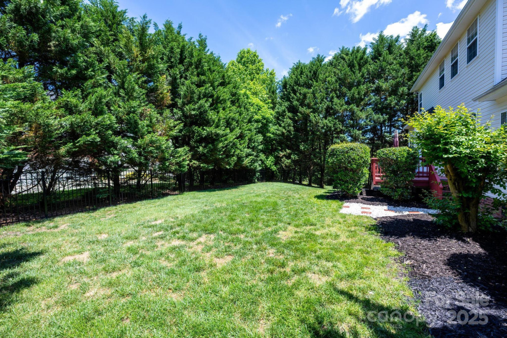 7245 Willow Brook Ct Denver, NC 28037