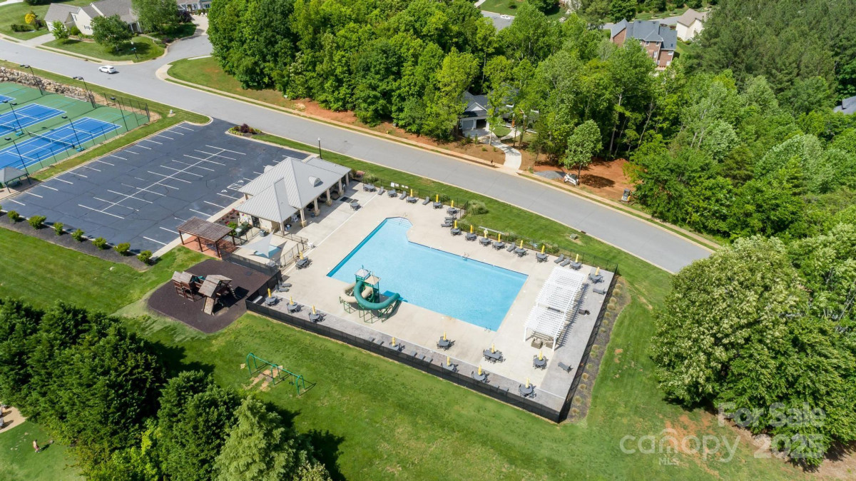 7245 Willow Brook Ct Denver, NC 28037