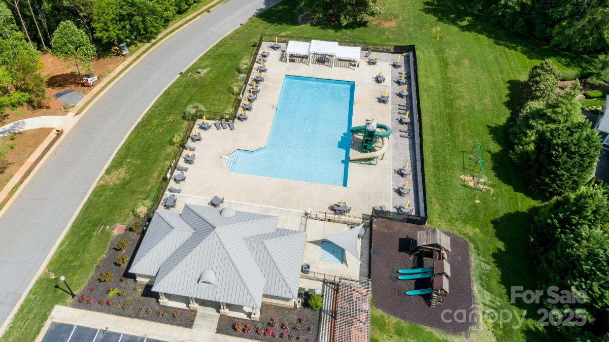 7245 Willow Brook Ct Denver, NC 28037
