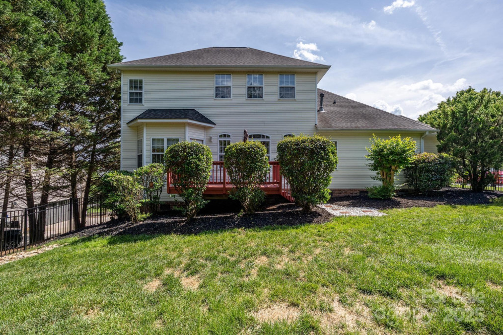 7245 Willow Brook Ct Denver, NC 28037