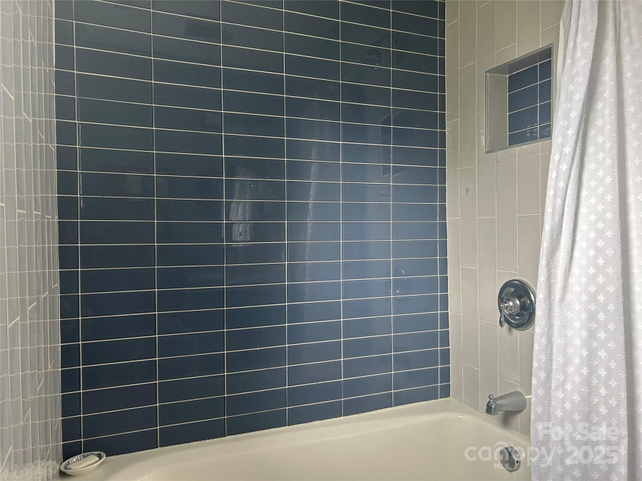 8218 Bright Water Ln Denver, NC 28037