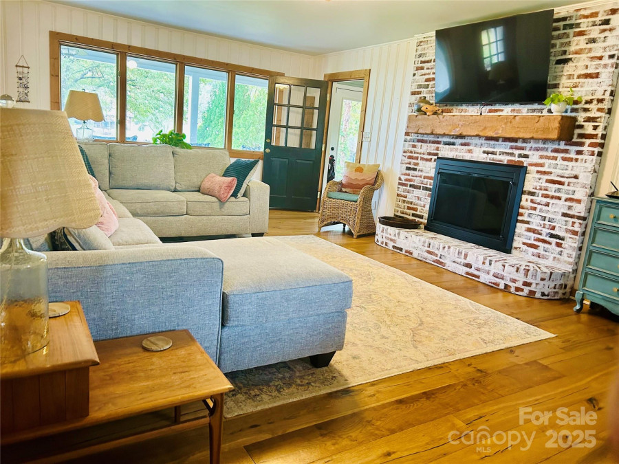 8218 Bright Water Ln Denver, NC 28037