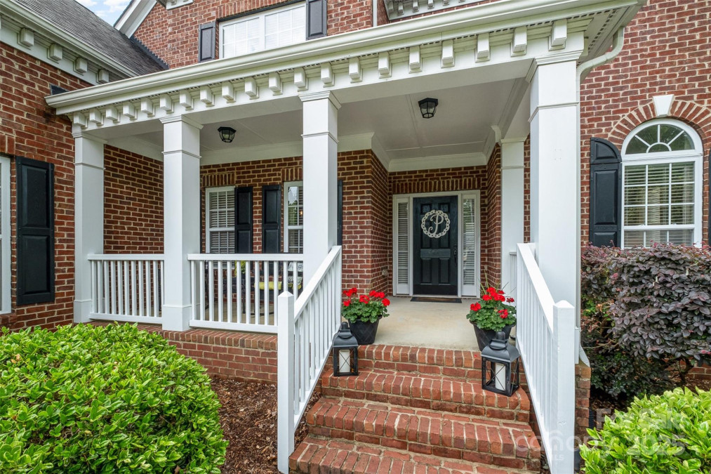 8962 Landsdowne Ave Harrisburg, NC 28075
