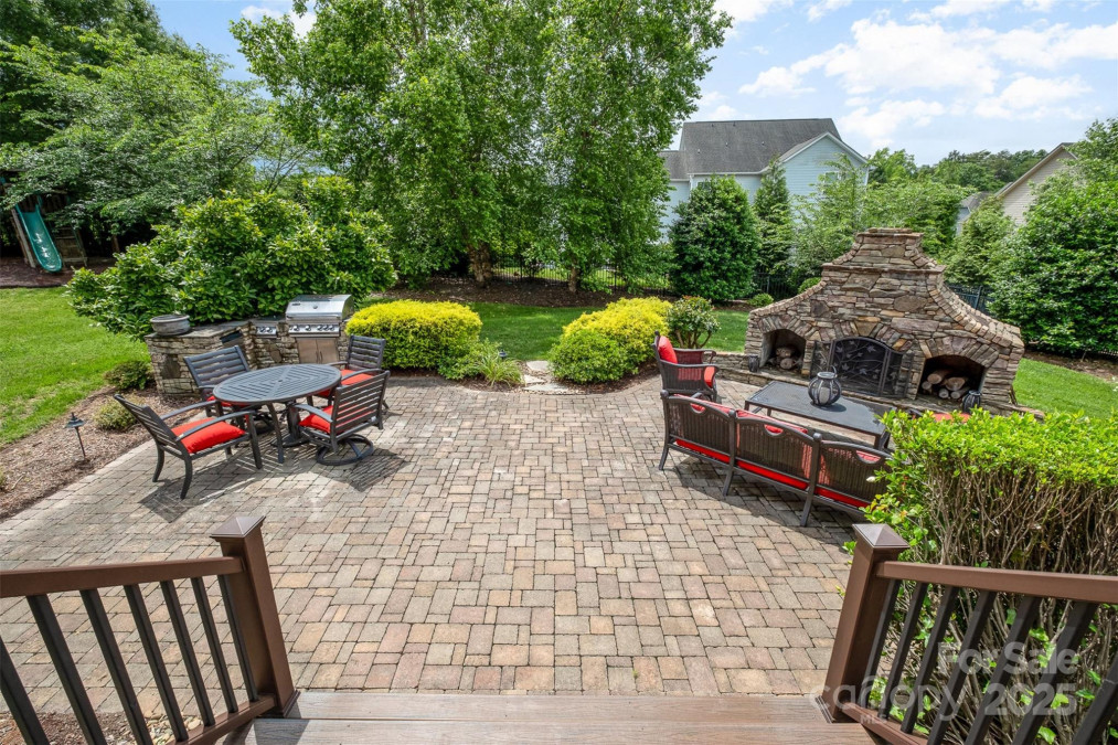 8962 Landsdowne Ave Harrisburg, NC 28075