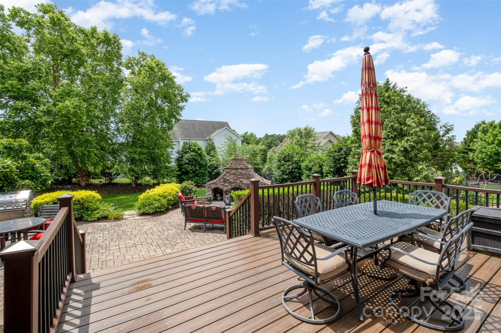 8962 Landsdowne Ave Harrisburg, NC 28075