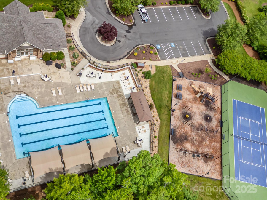 8962 Landsdowne Ave Harrisburg, NC 28075