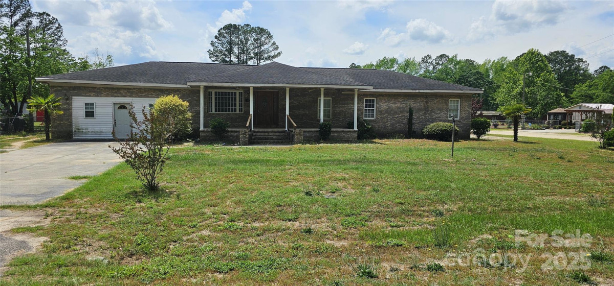 3921 Savannah Grove Rd Effingham, SC 29541