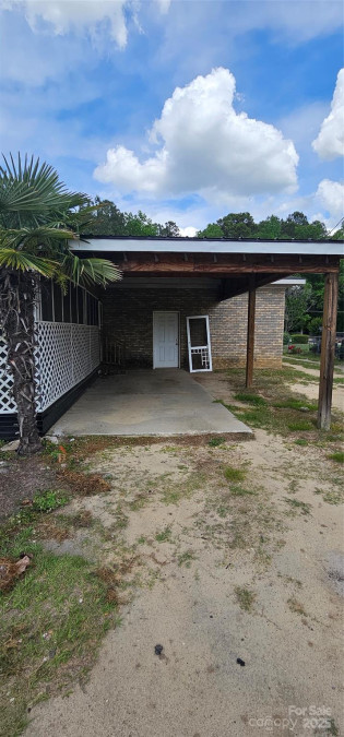 3921 Savannah Grove Rd Effingham, SC 29541