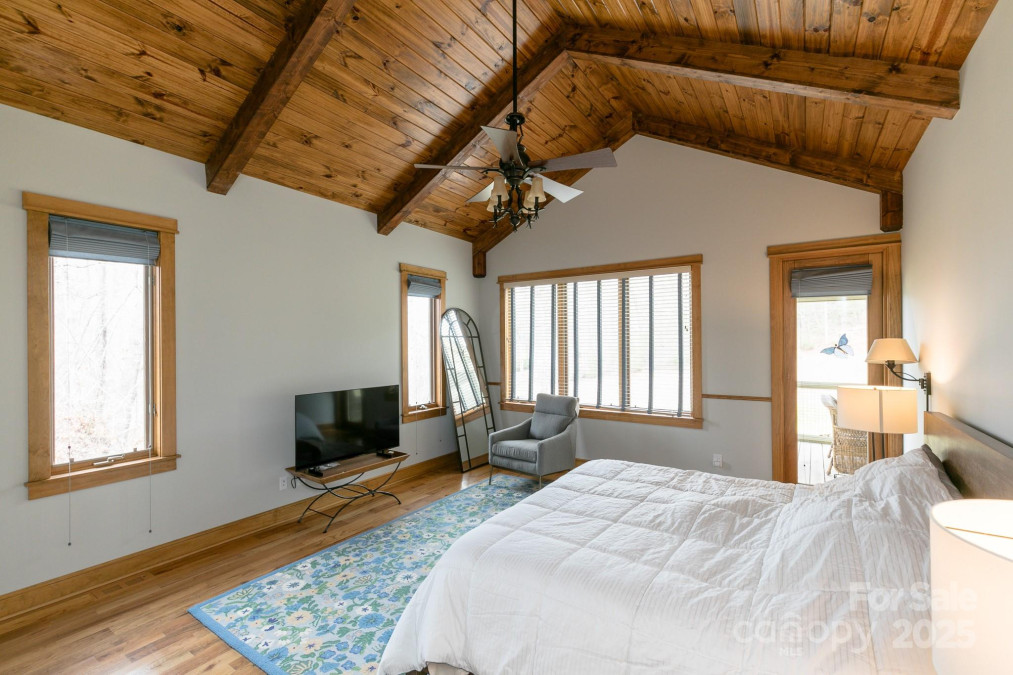 324 Austin Mountain Dr Burnsville, NC 28714