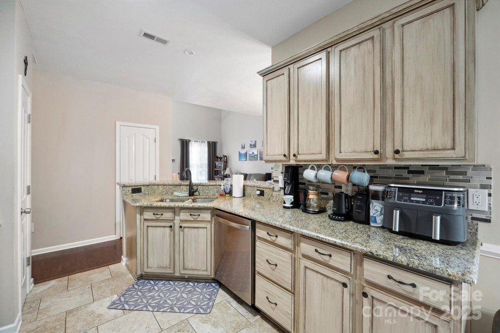 16337 Greybriar Forest Ln Charlotte, NC 28278