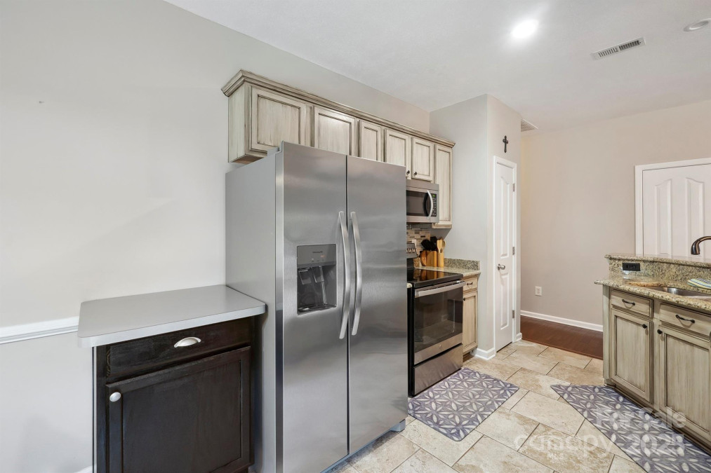 16337 Greybriar Forest Ln Charlotte, NC 28278
