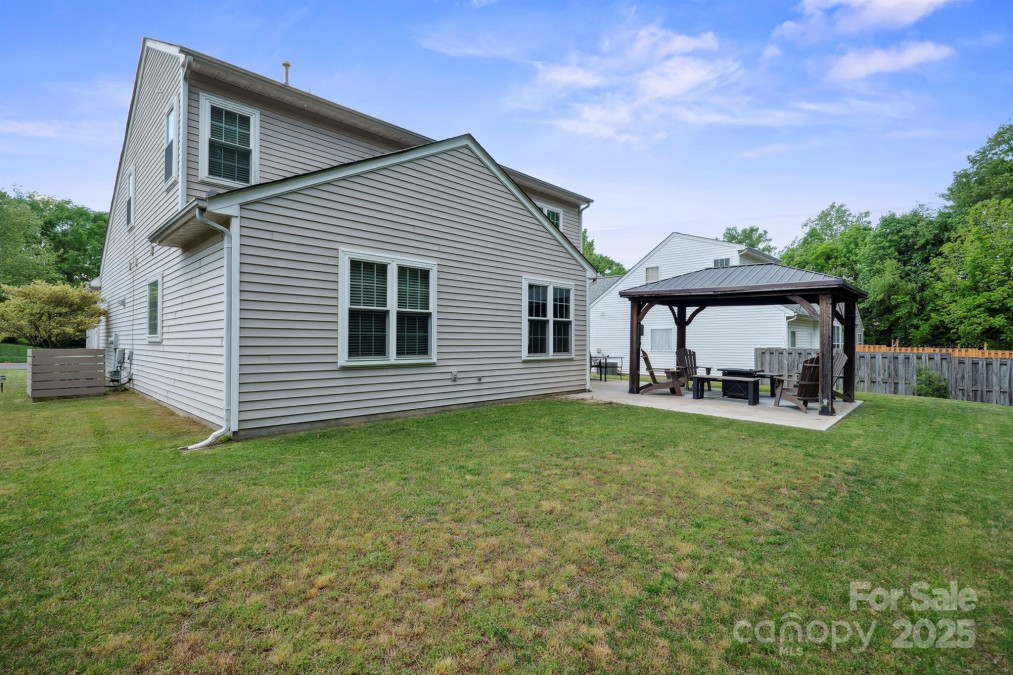 16337 Greybriar Forest Ln Charlotte, NC 28278