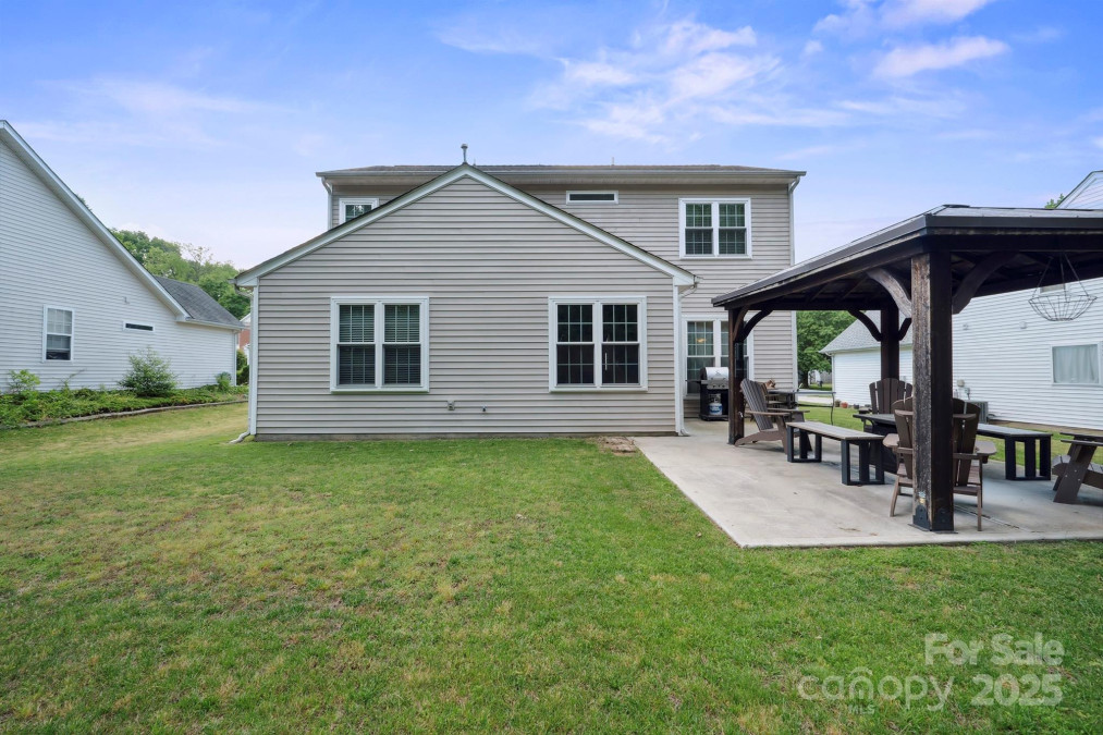 16337 Greybriar Forest Ln Charlotte, NC 28278